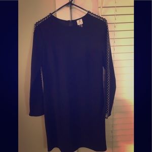 Black Dress w/Elegant Sleeve Design